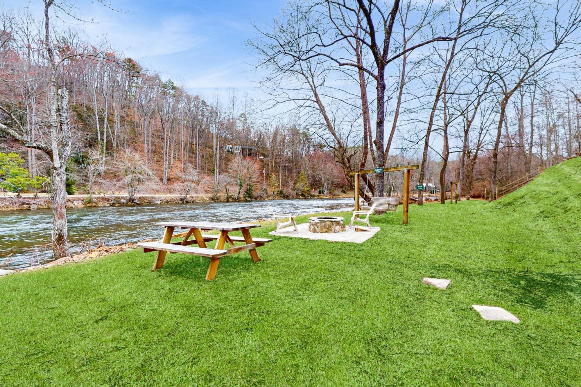 Tuckaway Retreat Villa Sylva Exterior photo